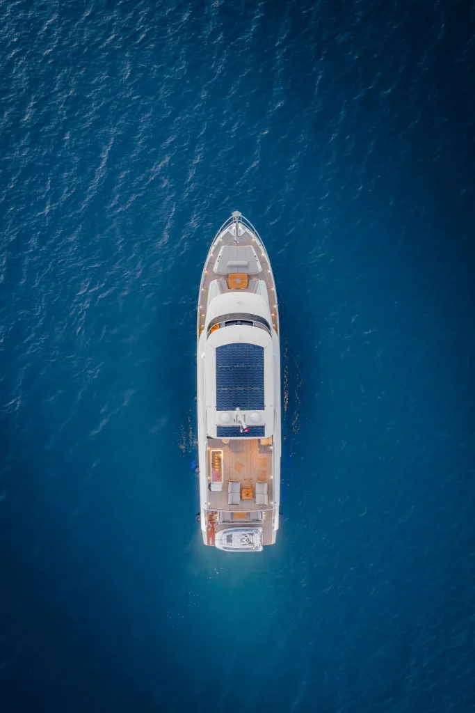 Fotógrafo de yates y náutica en Barcelona, especializado en barcos de lujo, mar Mediterráneo y tomas aéreas con dron.